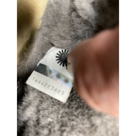 UGG Classic Mini Bailey Button Boots Women's 9 Bling Gray Sheepskin Suede Fur - Picture 10 of 11